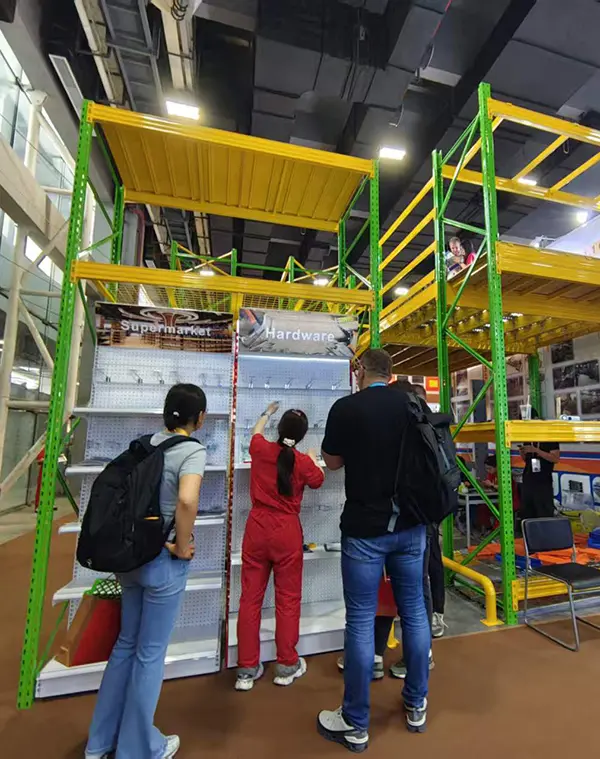 Face to face quotation and CAD planning at expo
