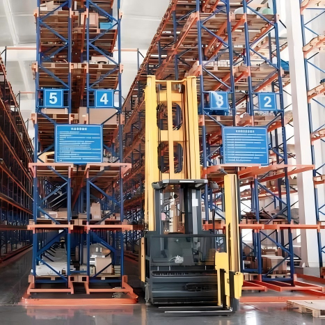 Space Saving Narrow Aisle Storage Racks VNA Racking System For Ecommerce Fulfillment Warehouses Offering Quick Installation