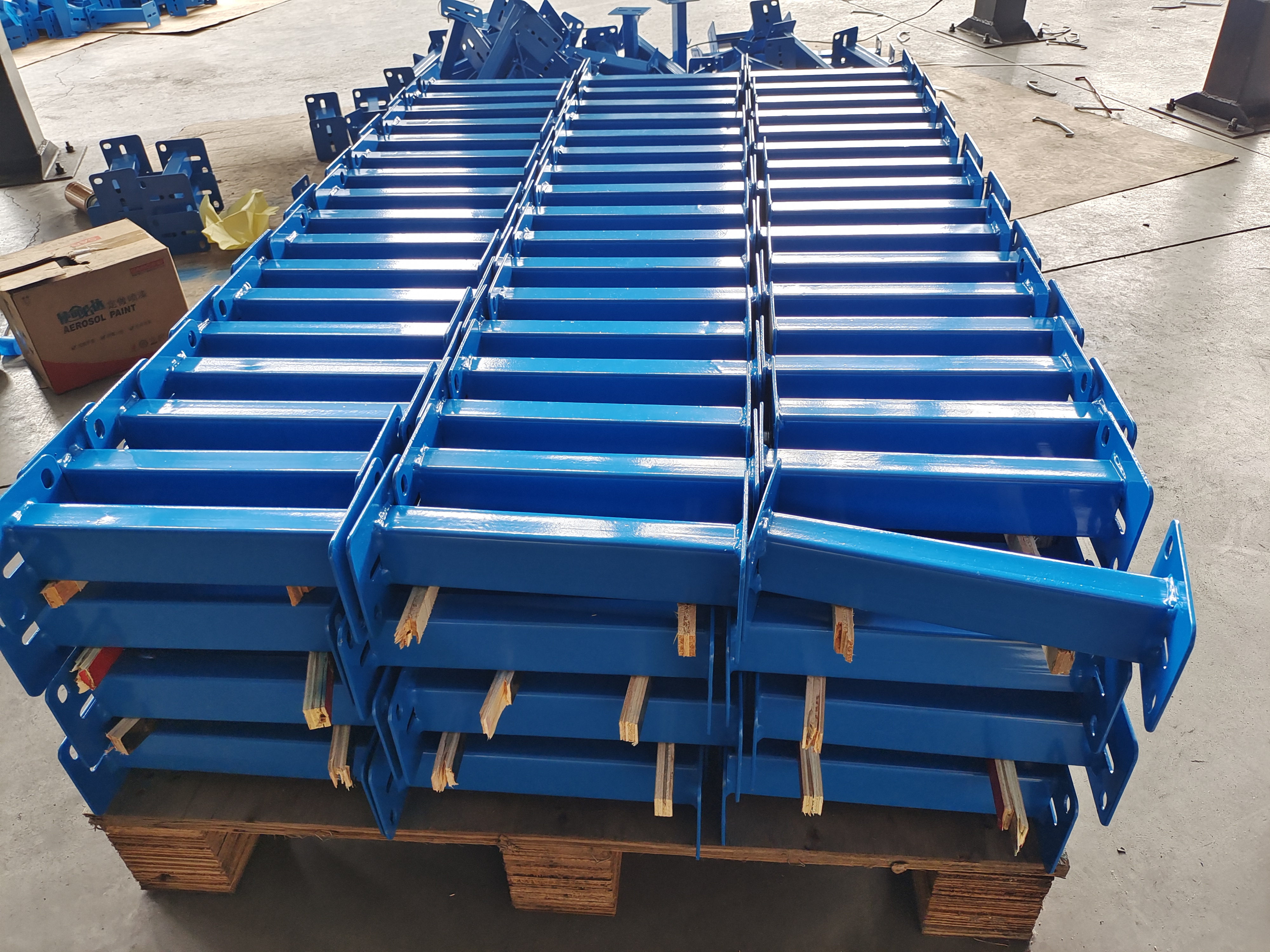 Row Spacer for Selective Pallet Racking Column 5 Layer Corrosion Protection Durable Steel Adjustable Powder Coated Back-to-back