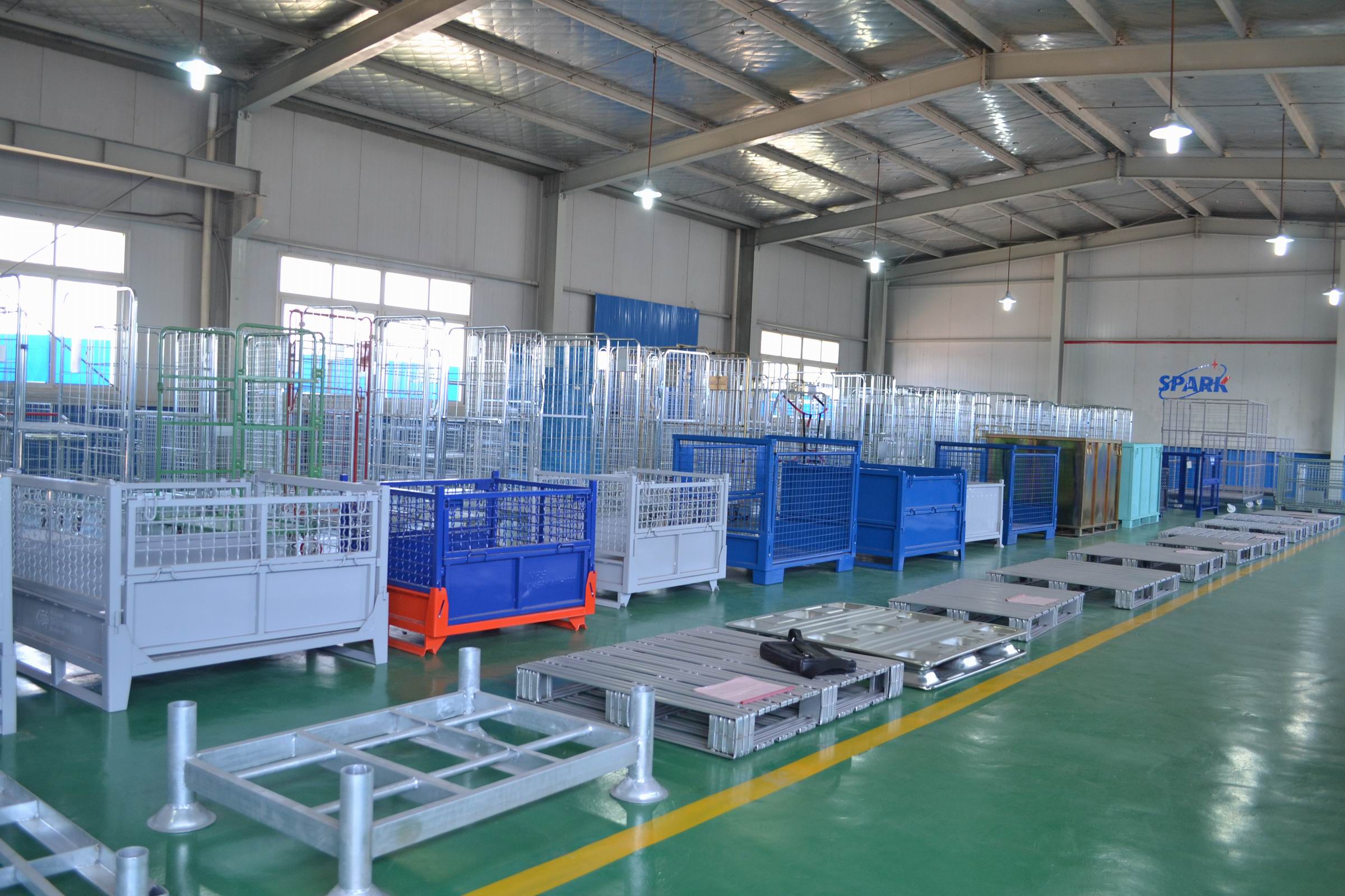 Custom Two-Way Galvanized Steel Metal Pallet Industrial Light Duty Durable and Foldable Warehouse Rack with Anti-Rust Feature