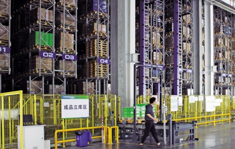 Warehouse Stacking Equipment