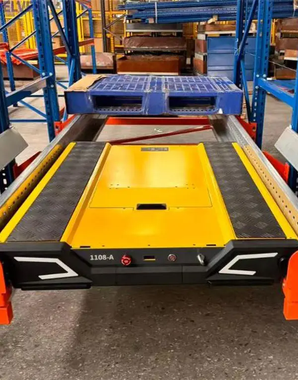 Semi-automated radio shuttle pallet racking system in cold storage facility
