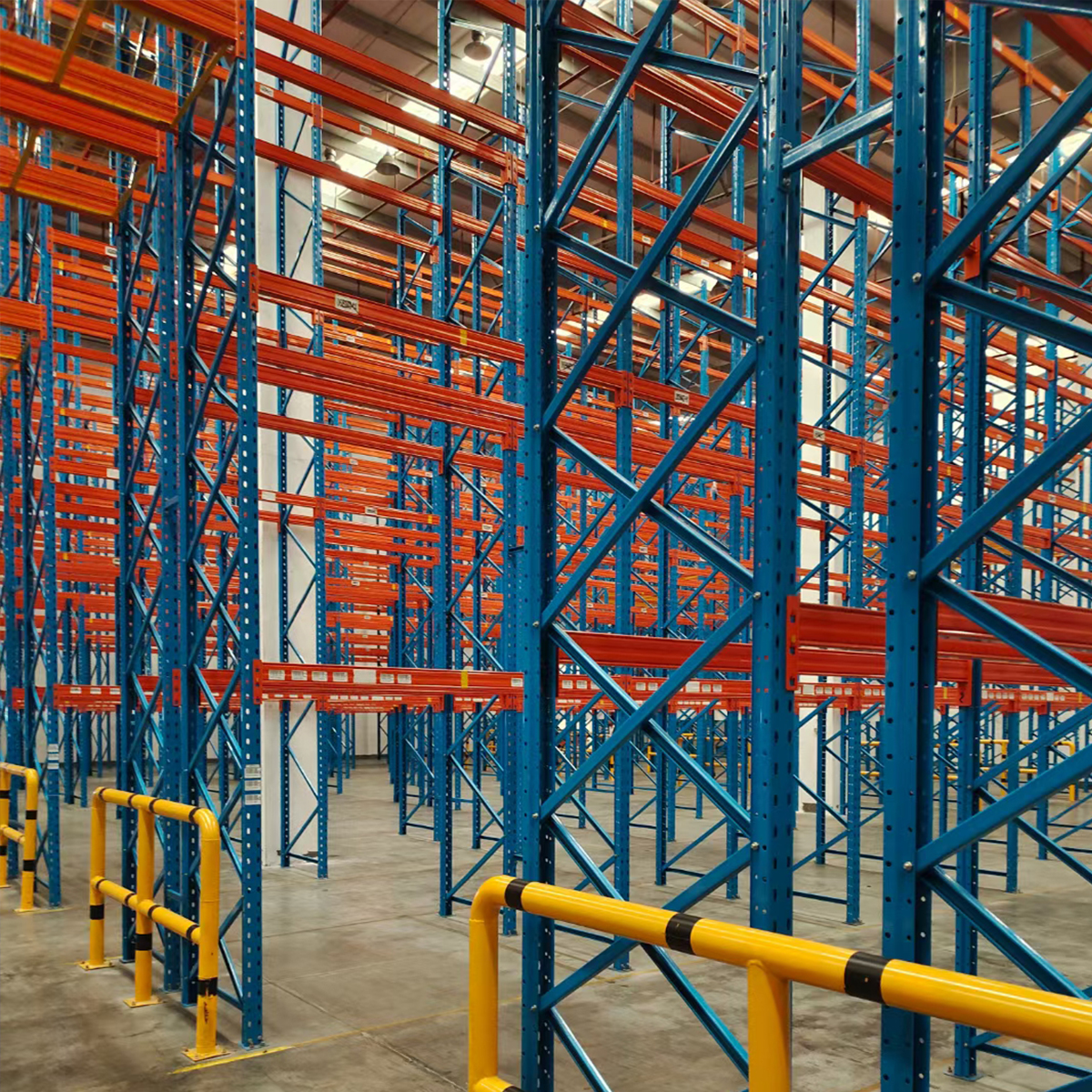 Heavy Duty Industrial Warehouse Storage Selective Teardrop Pallet Racking System Price